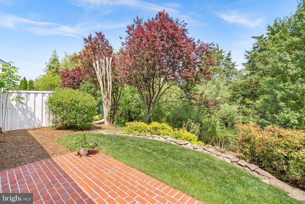 20802 Adams Mill Pl
