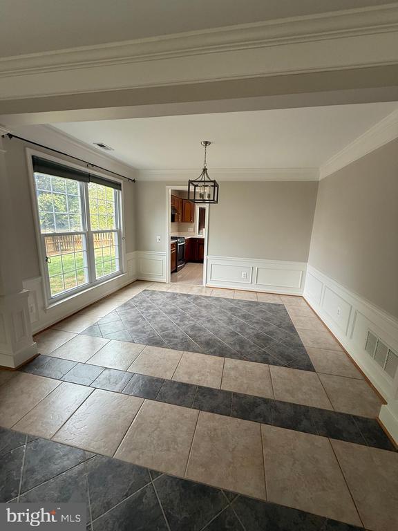 918 CATOCTIN CIR NE