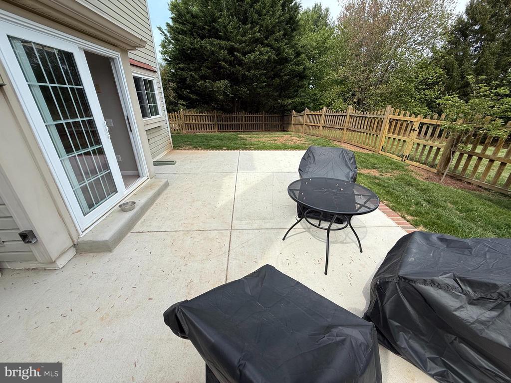 918 CATOCTIN CIR NE