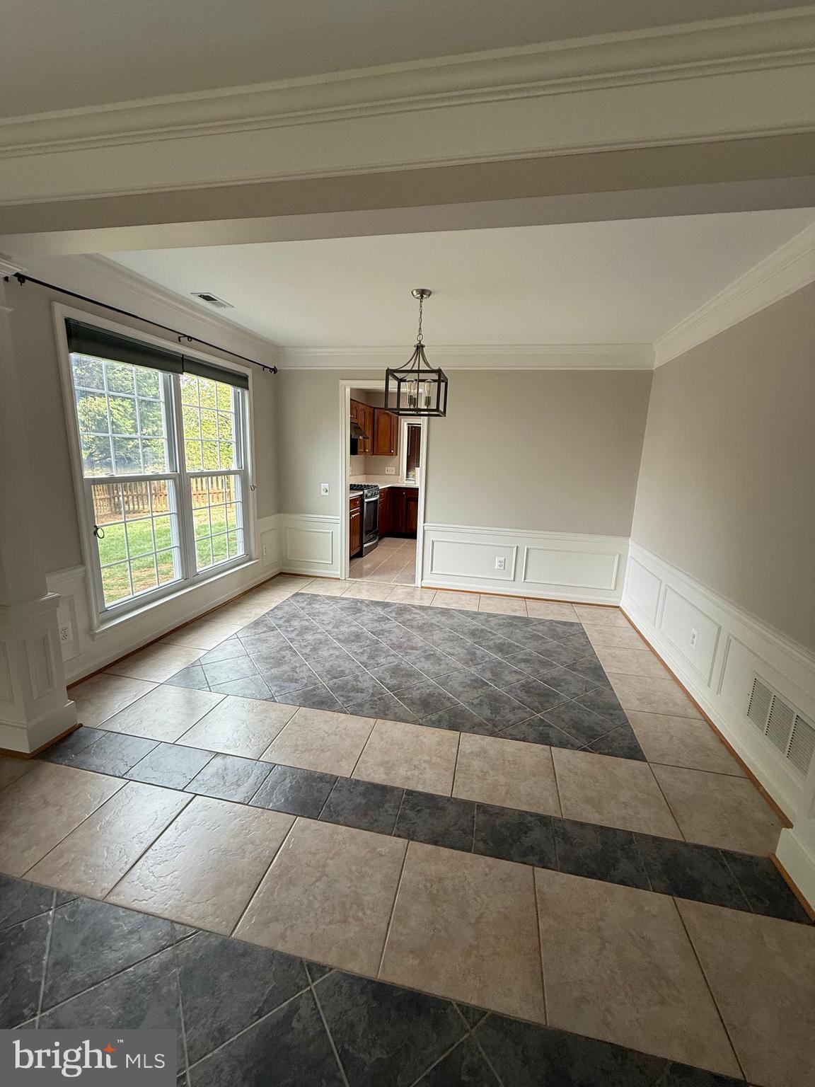 918 CATOCTIN CIR NE