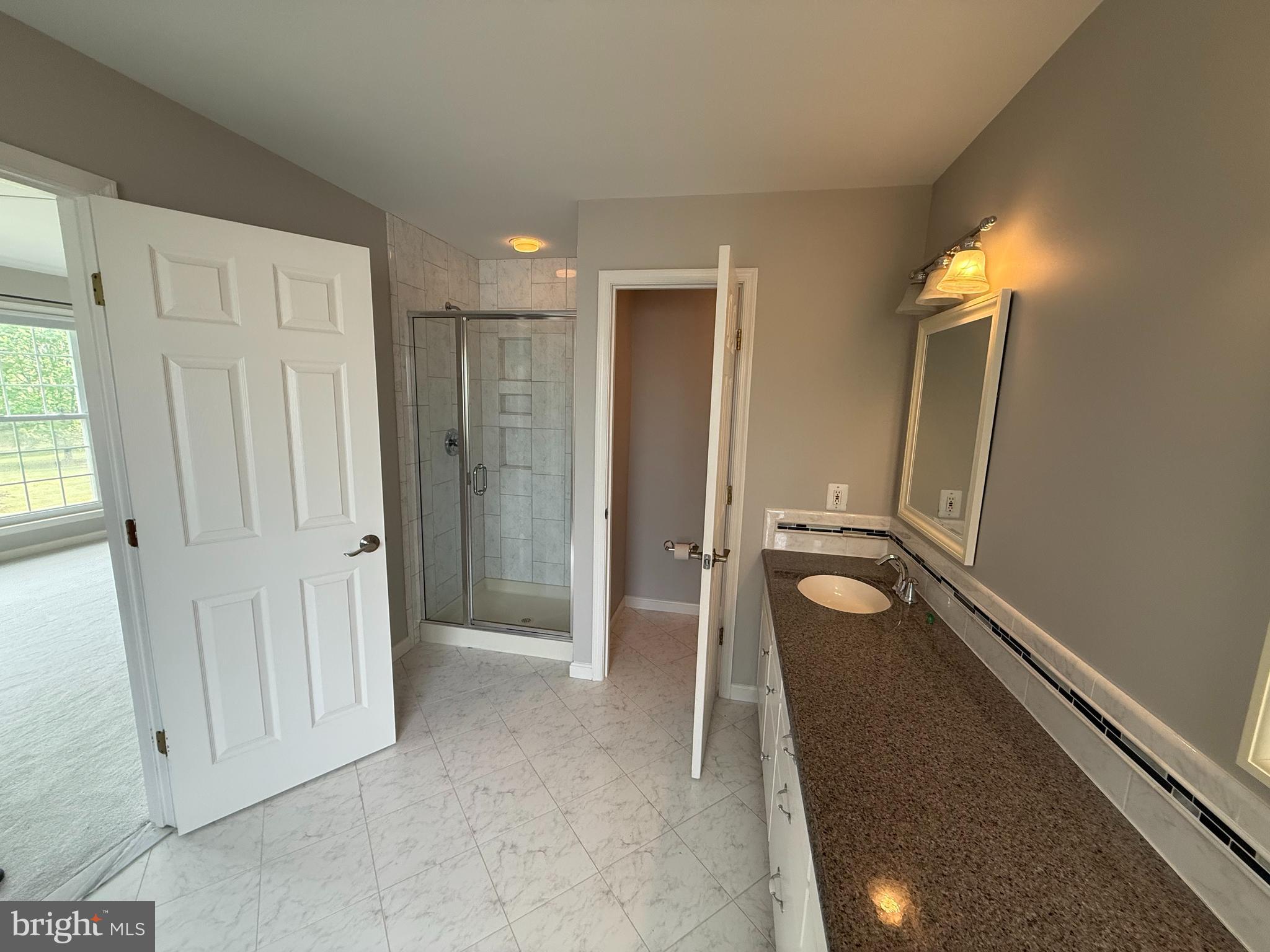 918 CATOCTIN CIR NE