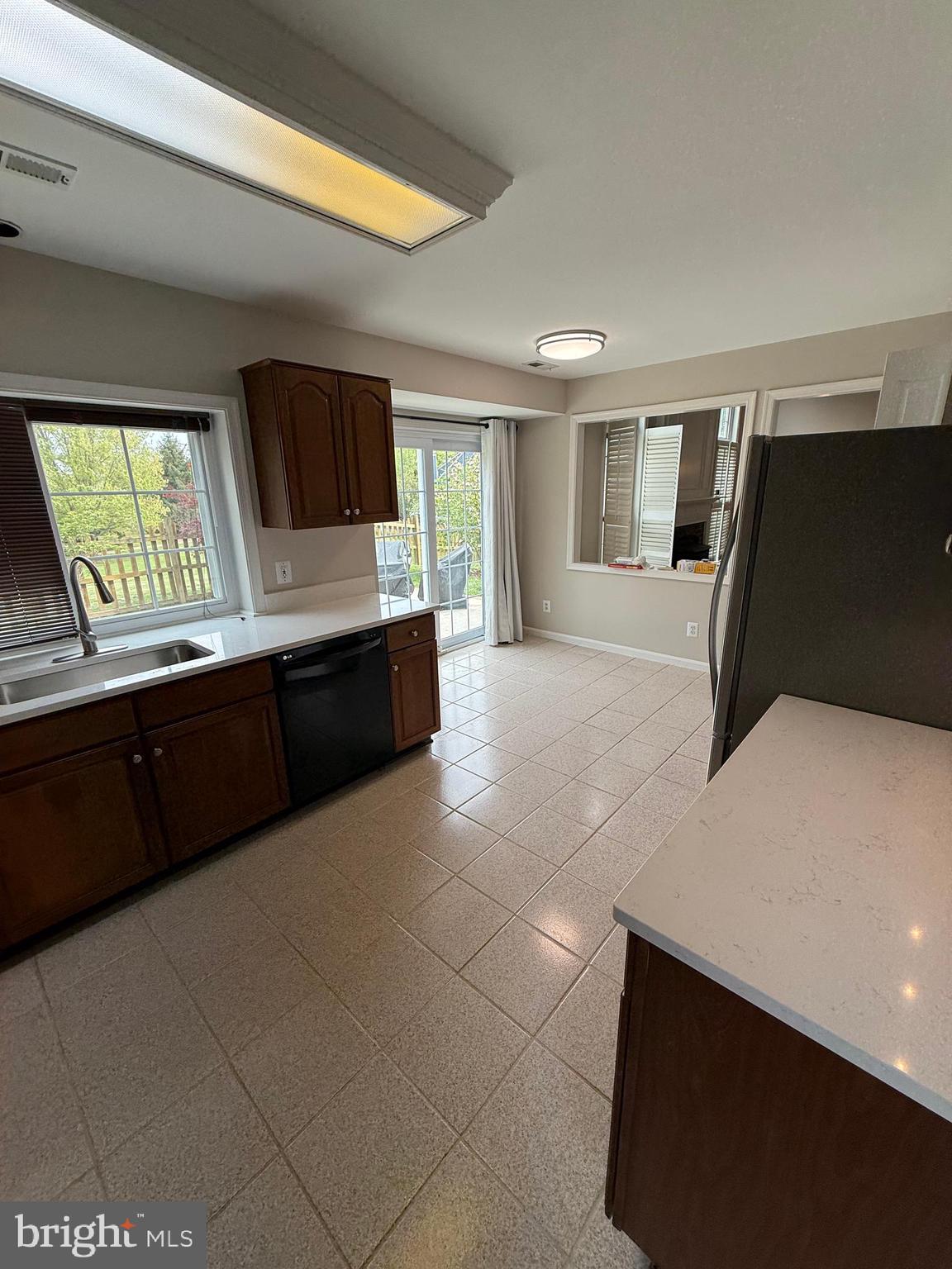 918 CATOCTIN CIR NE