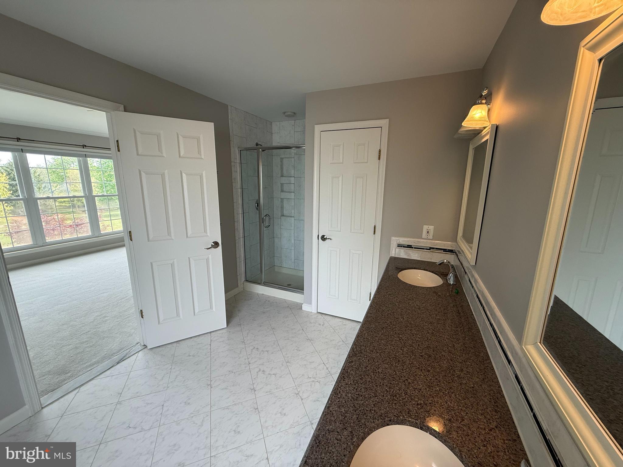 918 CATOCTIN CIR NE