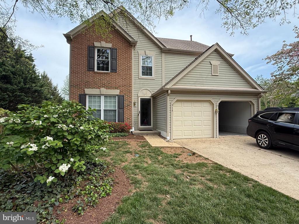 918 CATOCTIN CIR NE