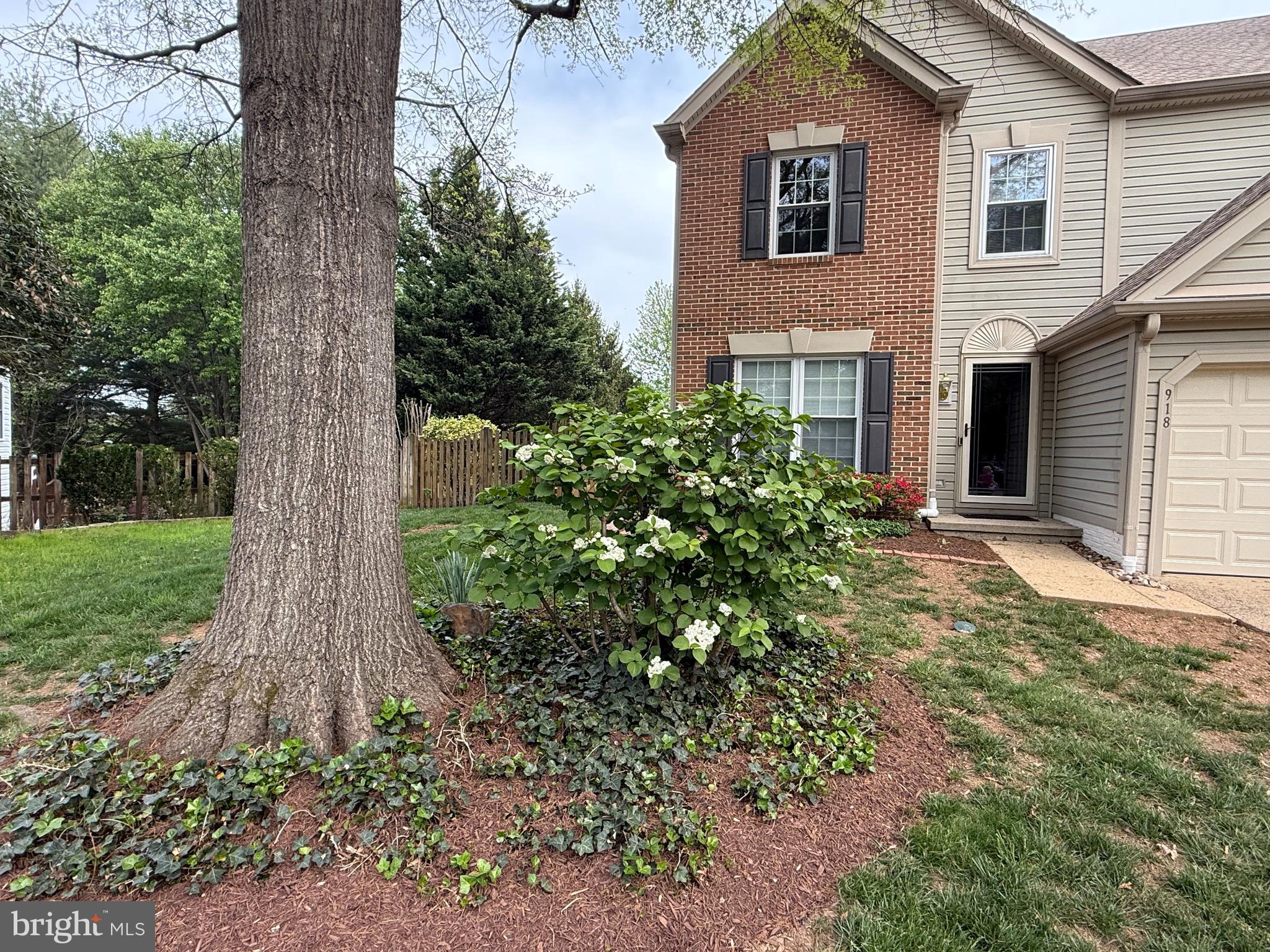 918 CATOCTIN CIR NE