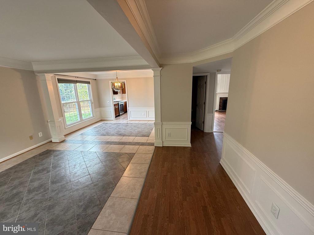 918 CATOCTIN CIR NE