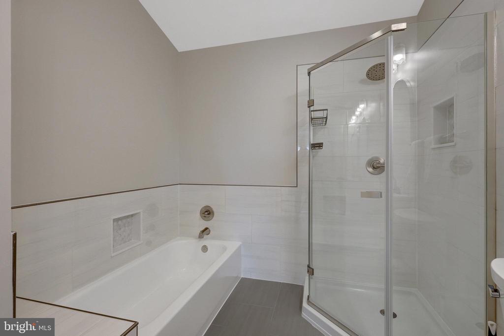 44053 Florence Ter