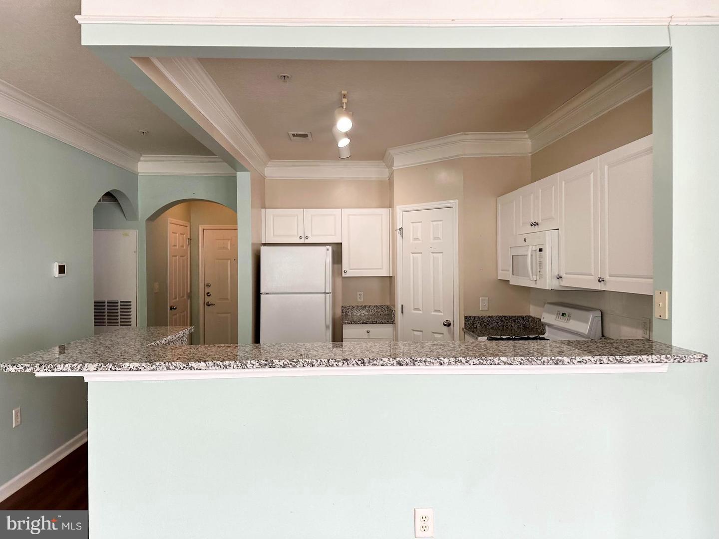 501 SUNSET VIEW TER SE #308