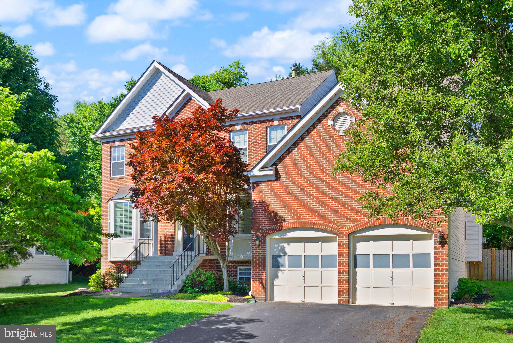902 Santmyer Dr SE