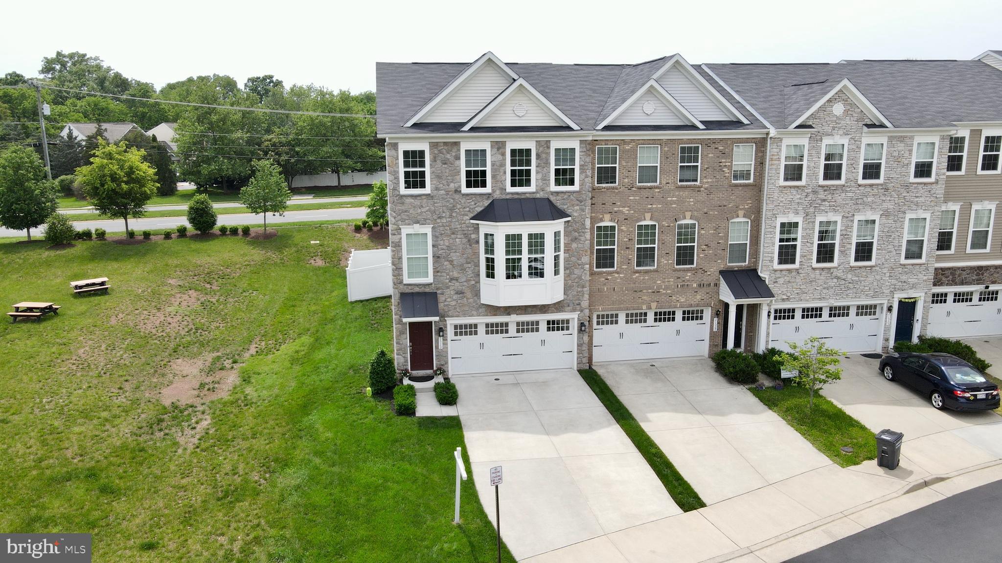21529 Willow Breeze Sq
