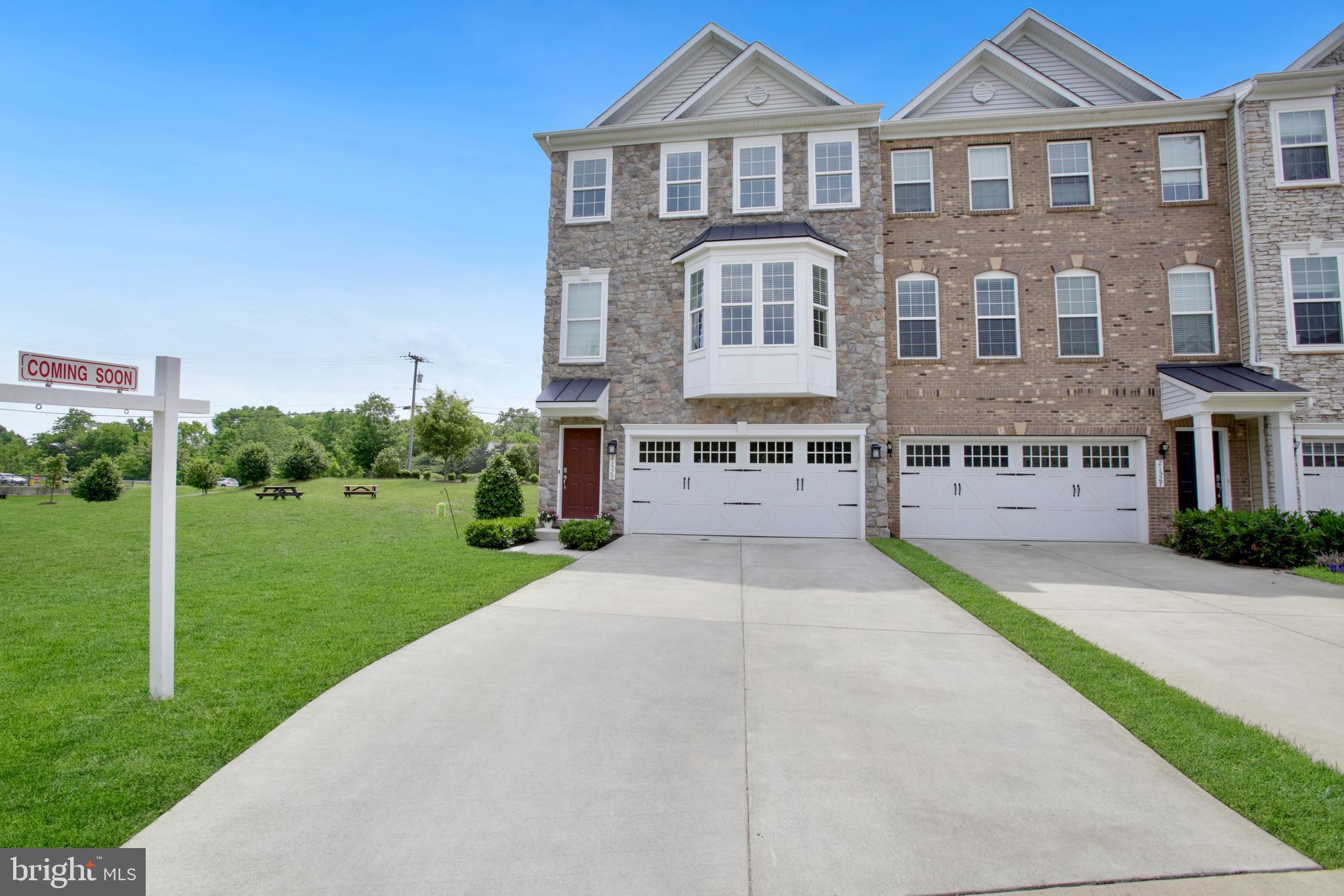 21529 Willow Breeze Sq