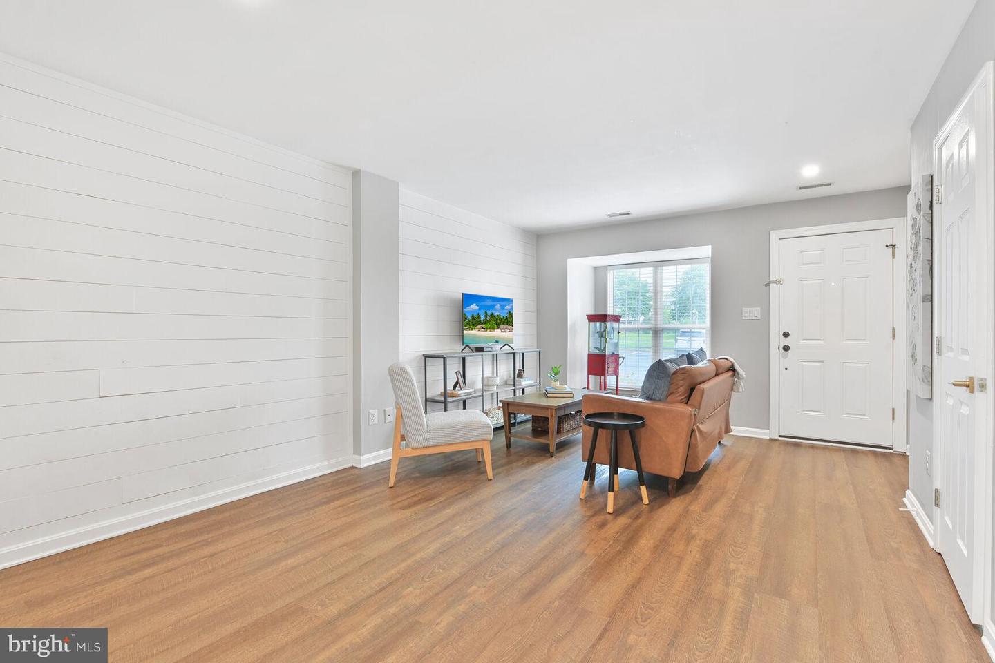 43041 Chiswick Ter