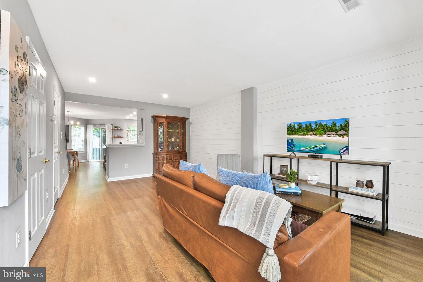43041 Chiswick Ter