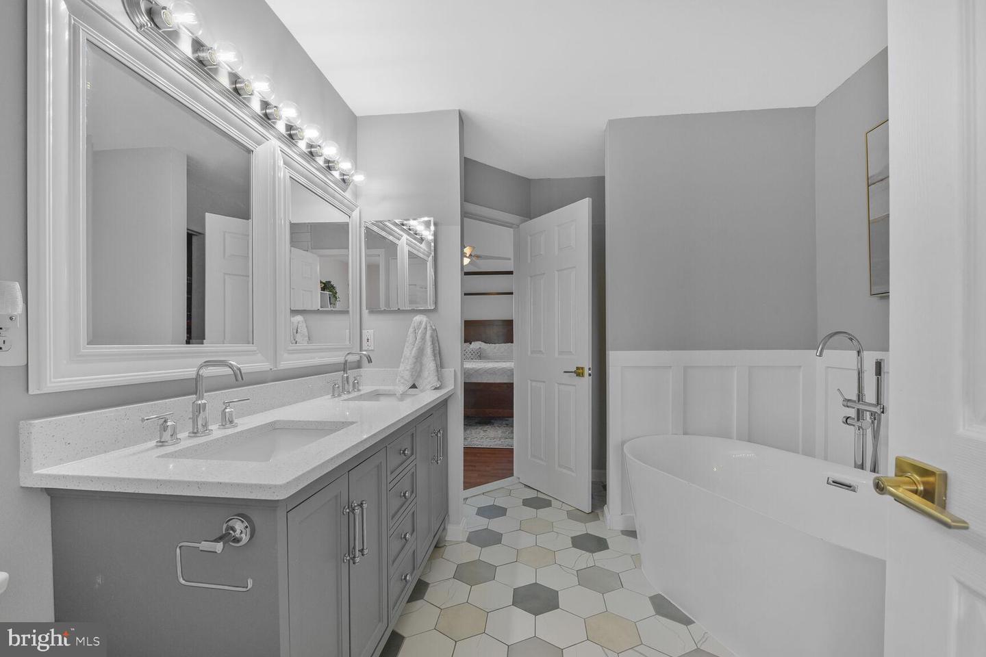 43041 Chiswick Ter