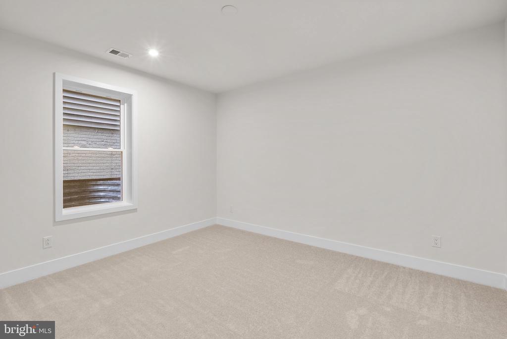44470 Coalport Sq