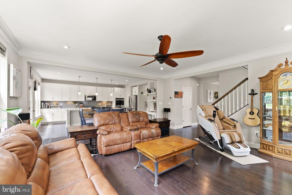 103 Dizerega Ct SW