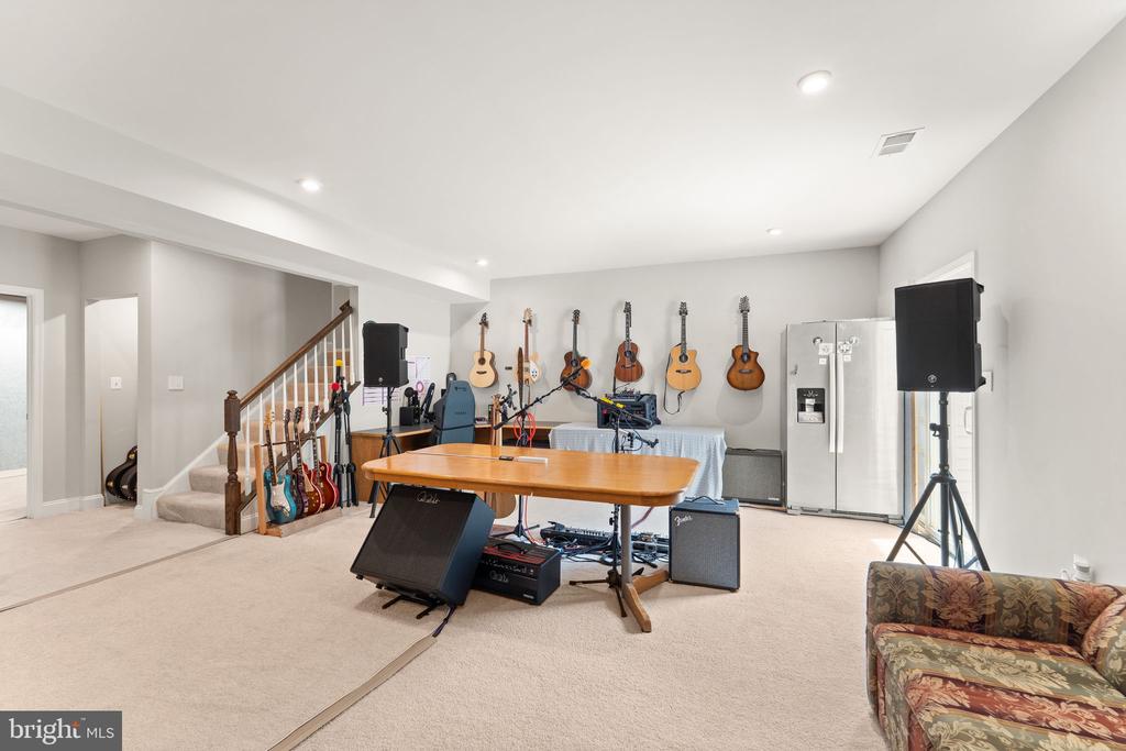 103 Dizerega Ct SW