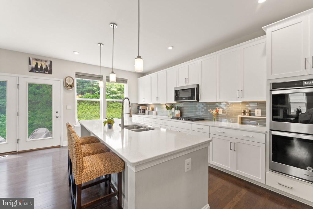 103 Dizerega Ct SW
