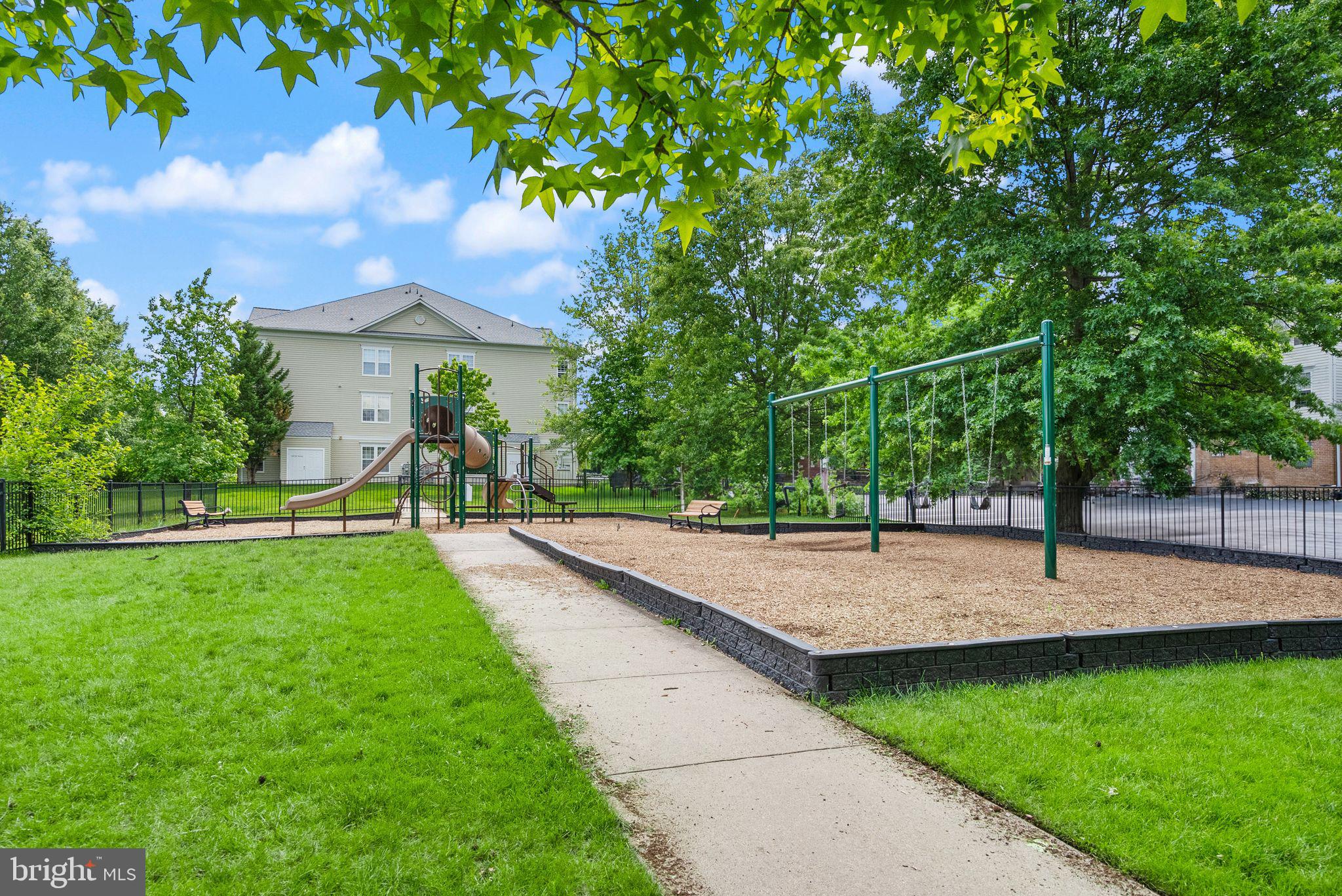 42432 Hollyhock Ter #101