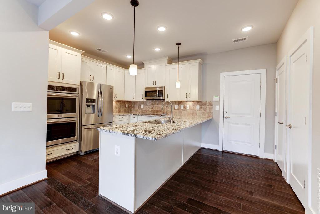 44752 TIVERTON SQ