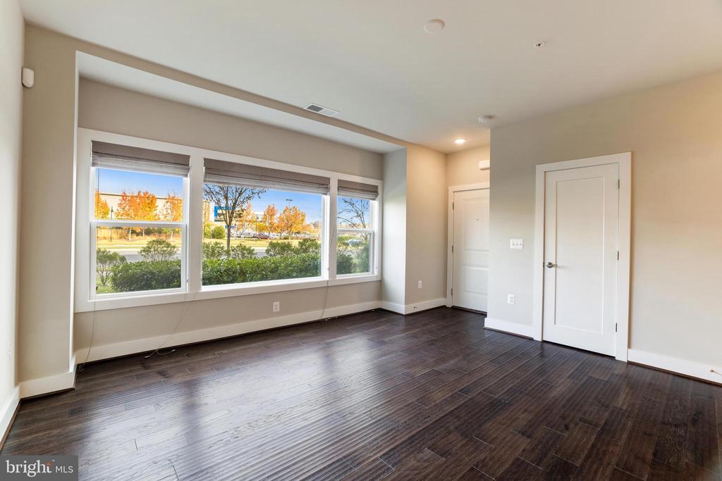 44752 TIVERTON SQ