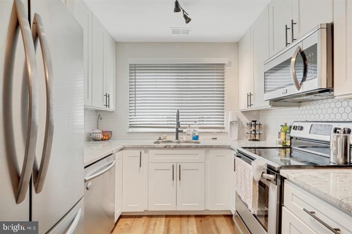 1121 HUNTMASTER TER NE #301