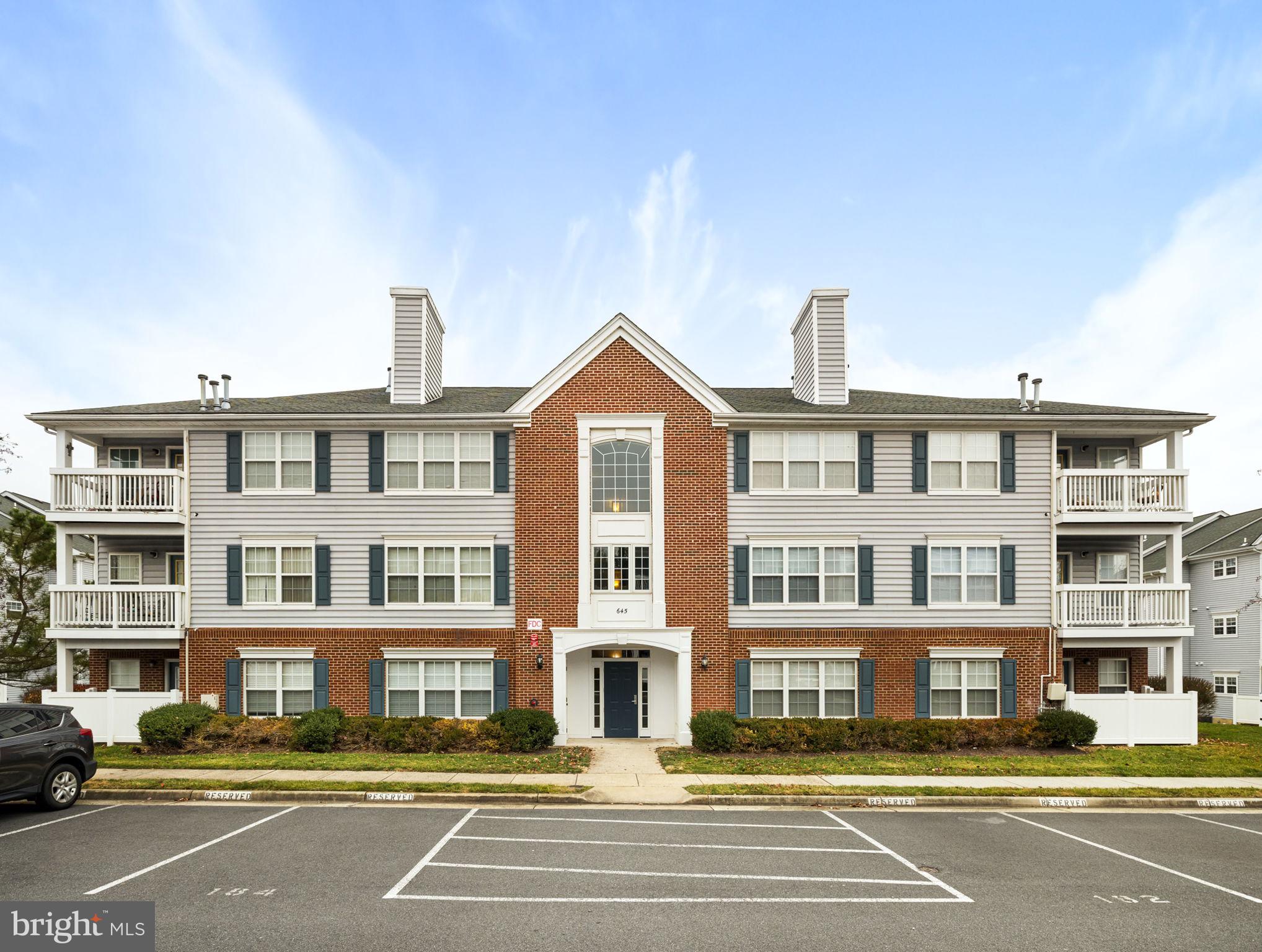 645 CONSTELLATION SQ SE #B