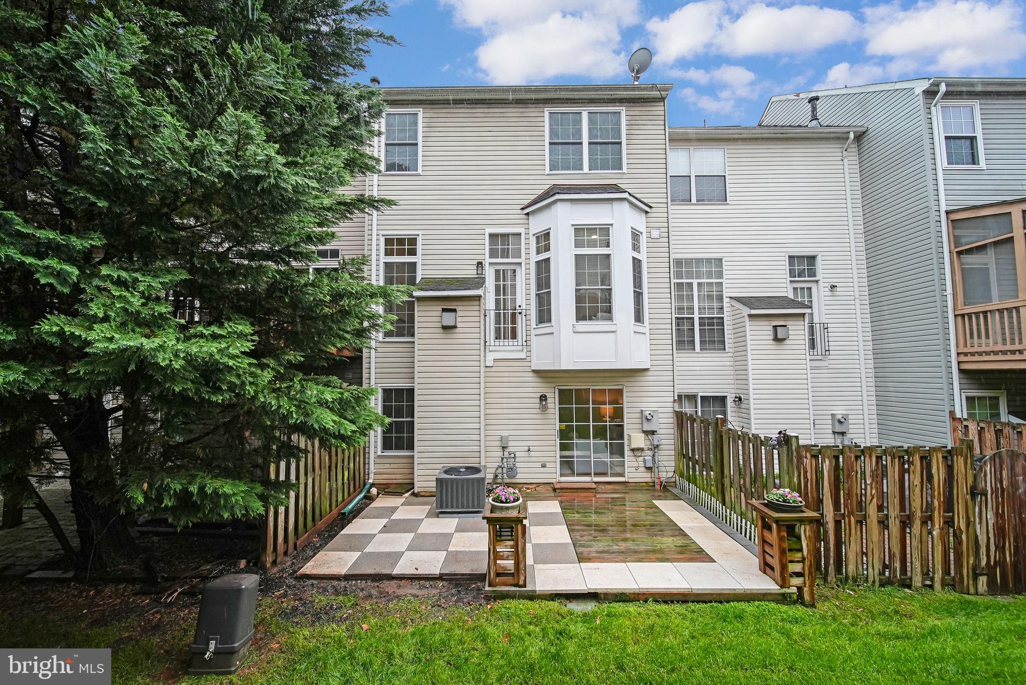 47670 Woolcott Sq