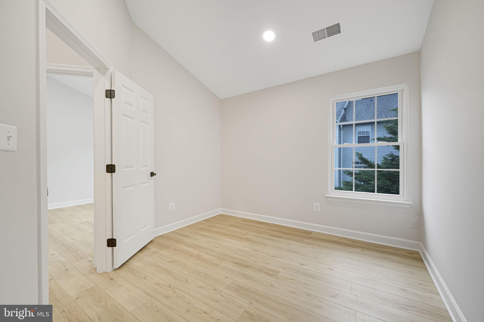 47670 Woolcott Sq
