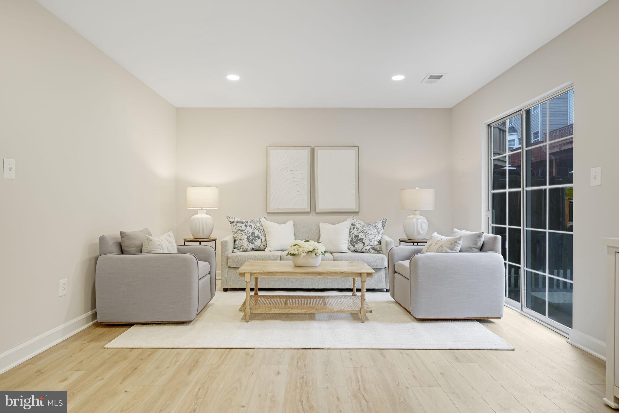 47670 Woolcott Sq
