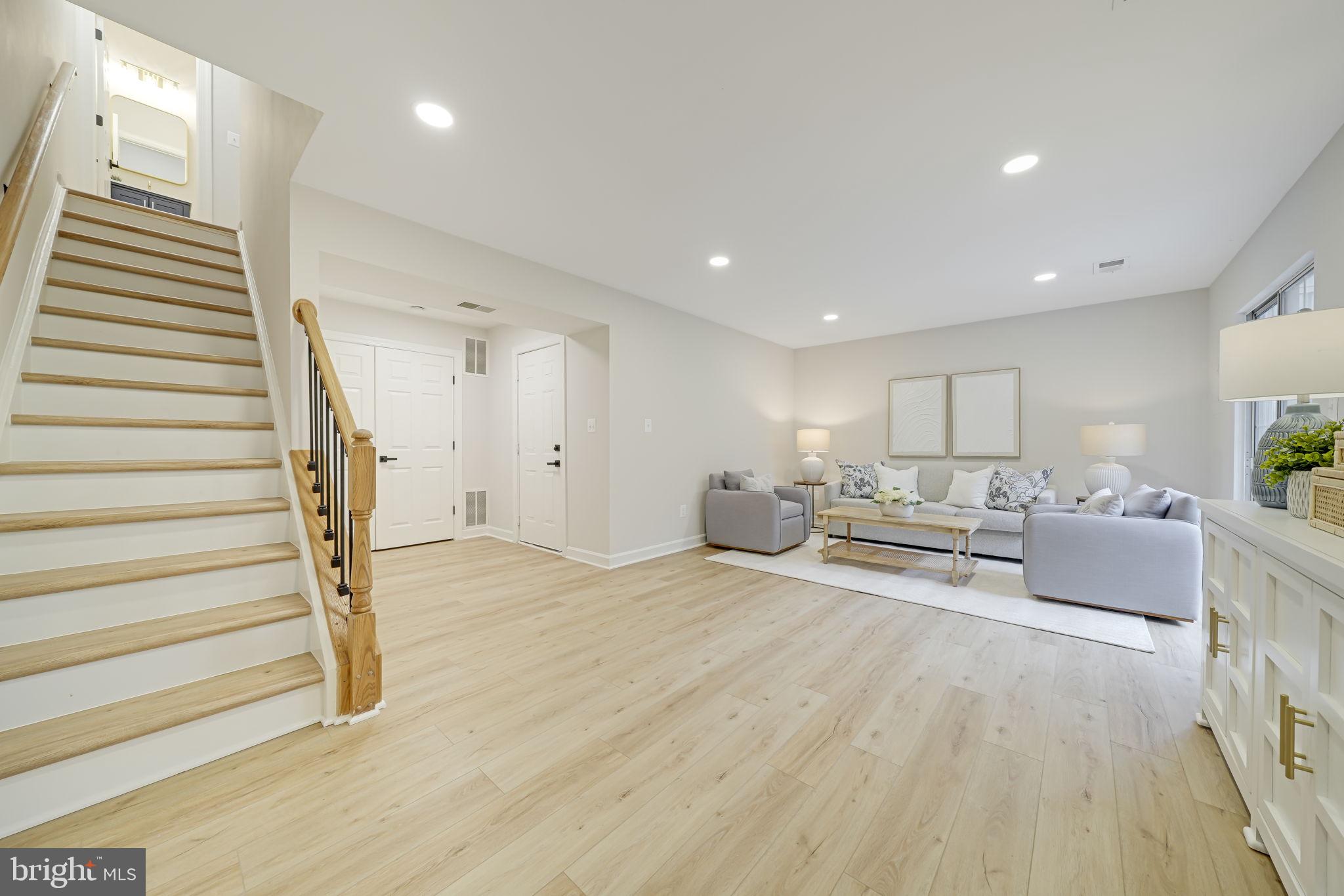 47670 Woolcott Sq