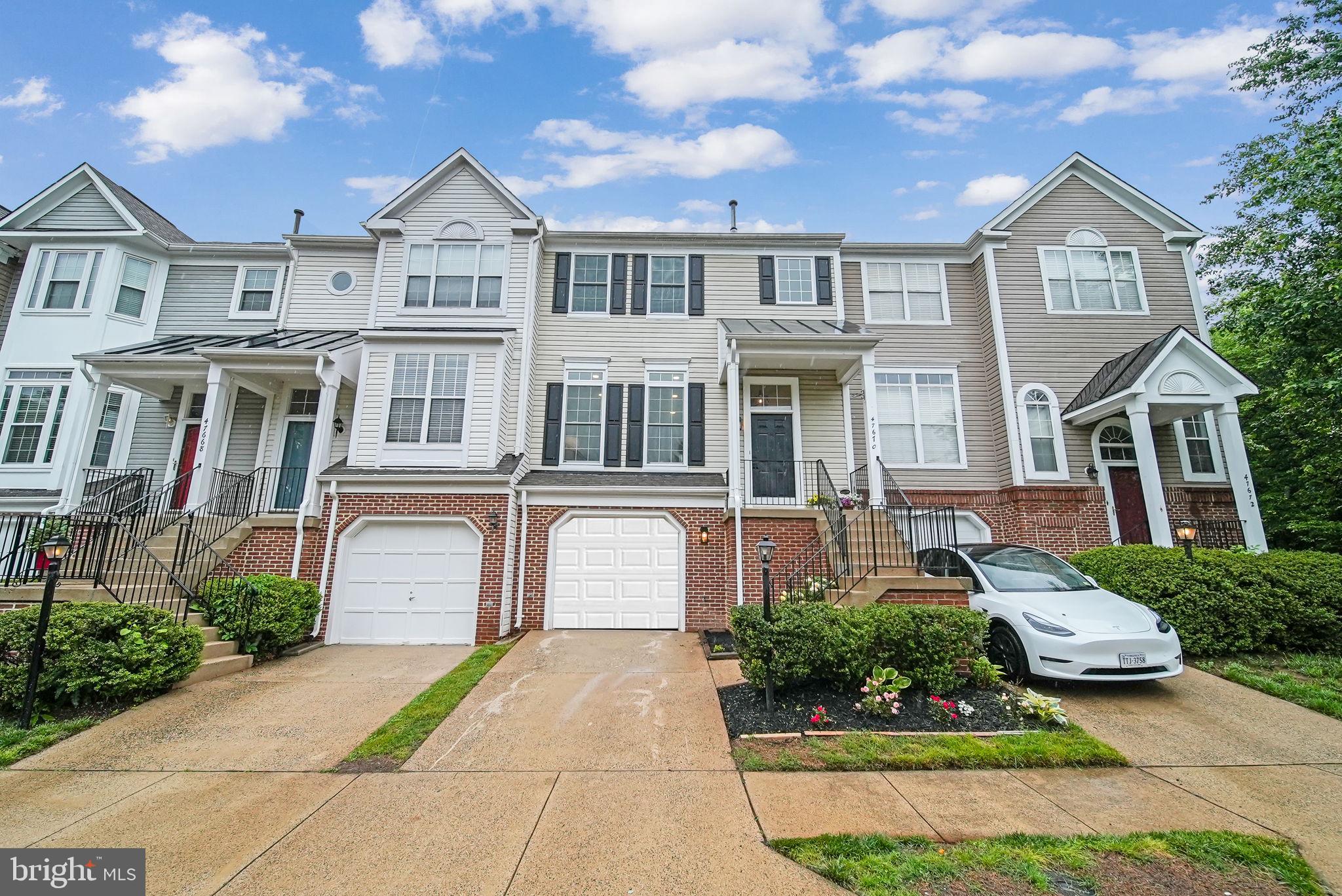 47670 Woolcott Sq