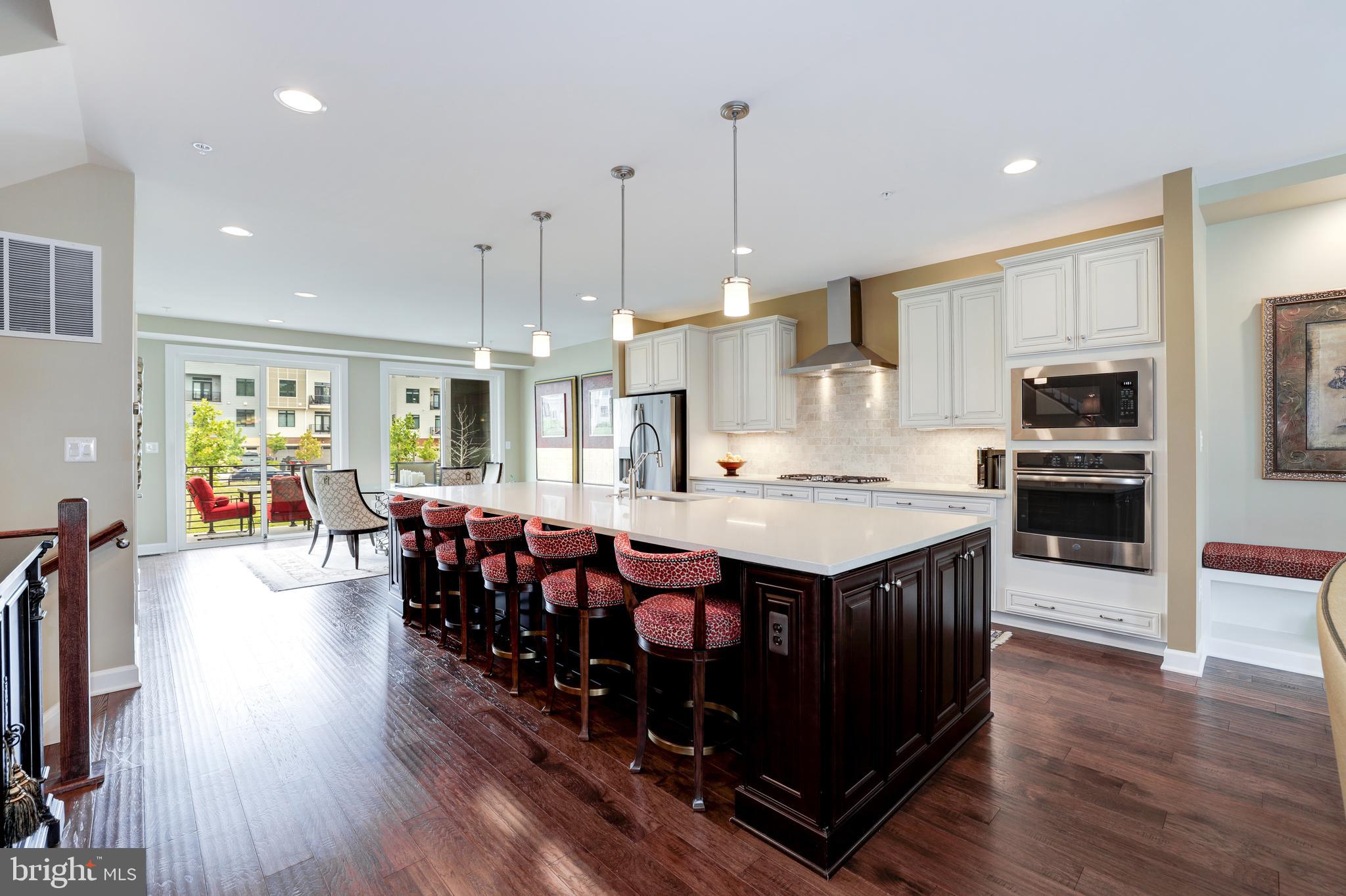 1306 White Feldspar Ter SE