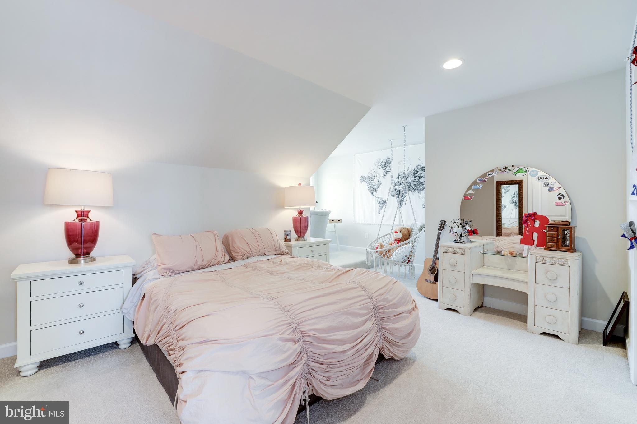 1306 White Feldspar Ter SE