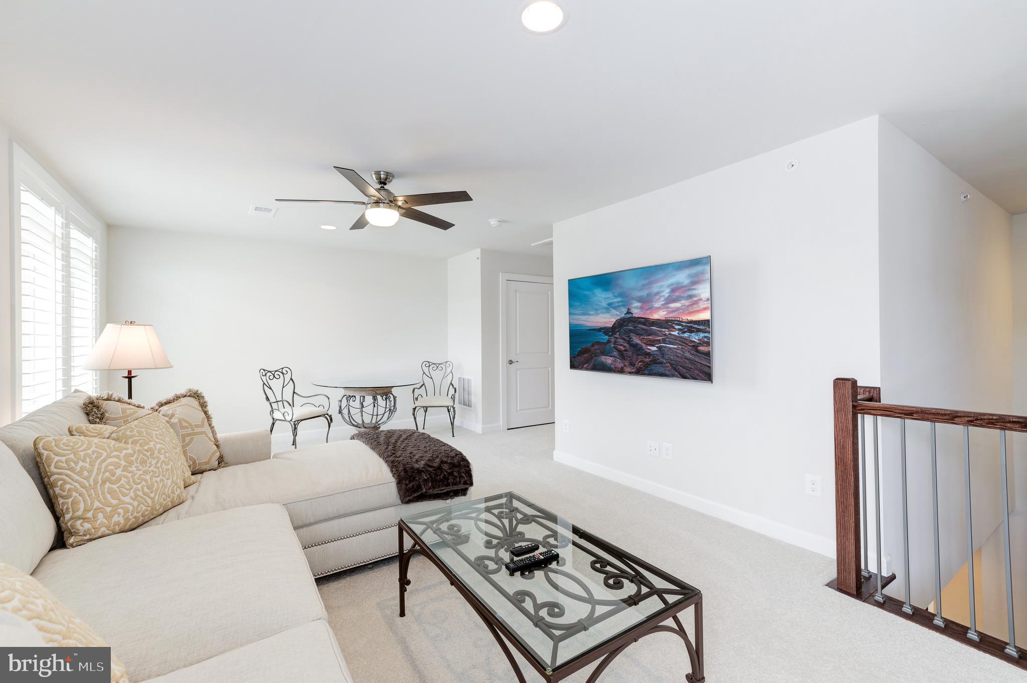 1306 White Feldspar Ter SE