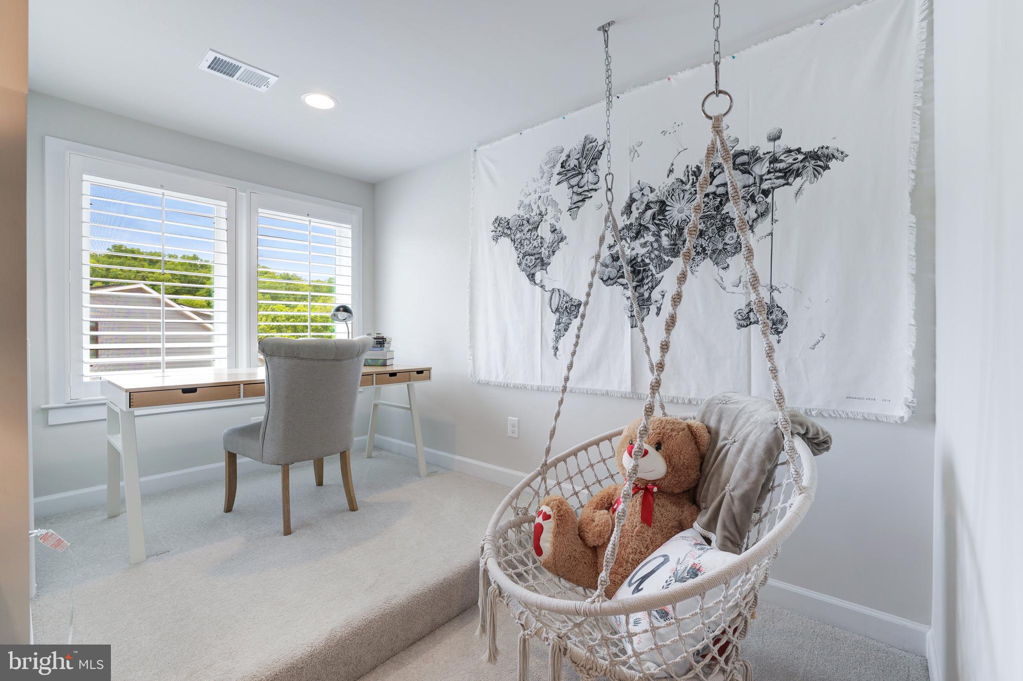 1306 White Feldspar Ter SE