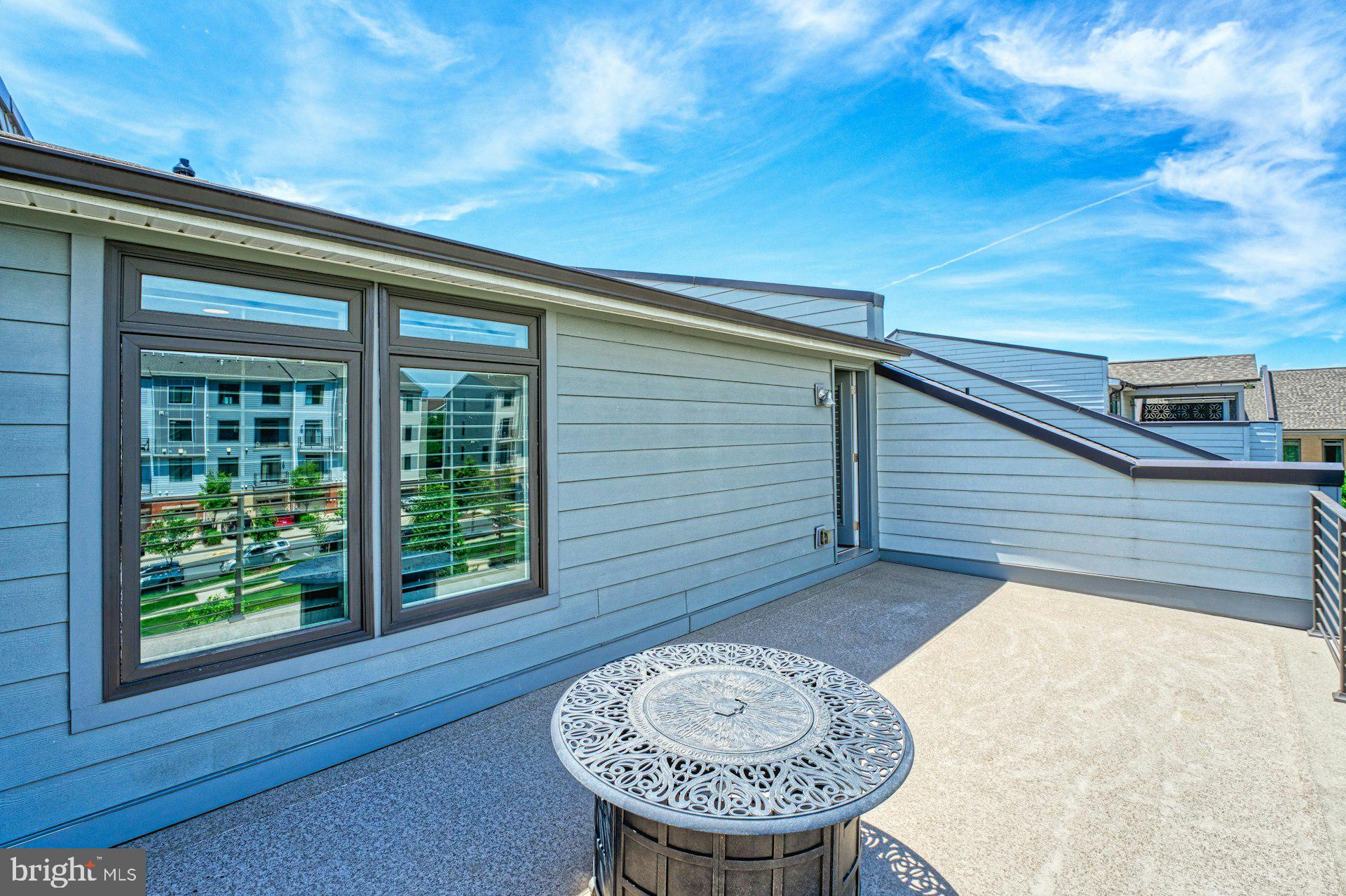 1306 White Feldspar Ter SE