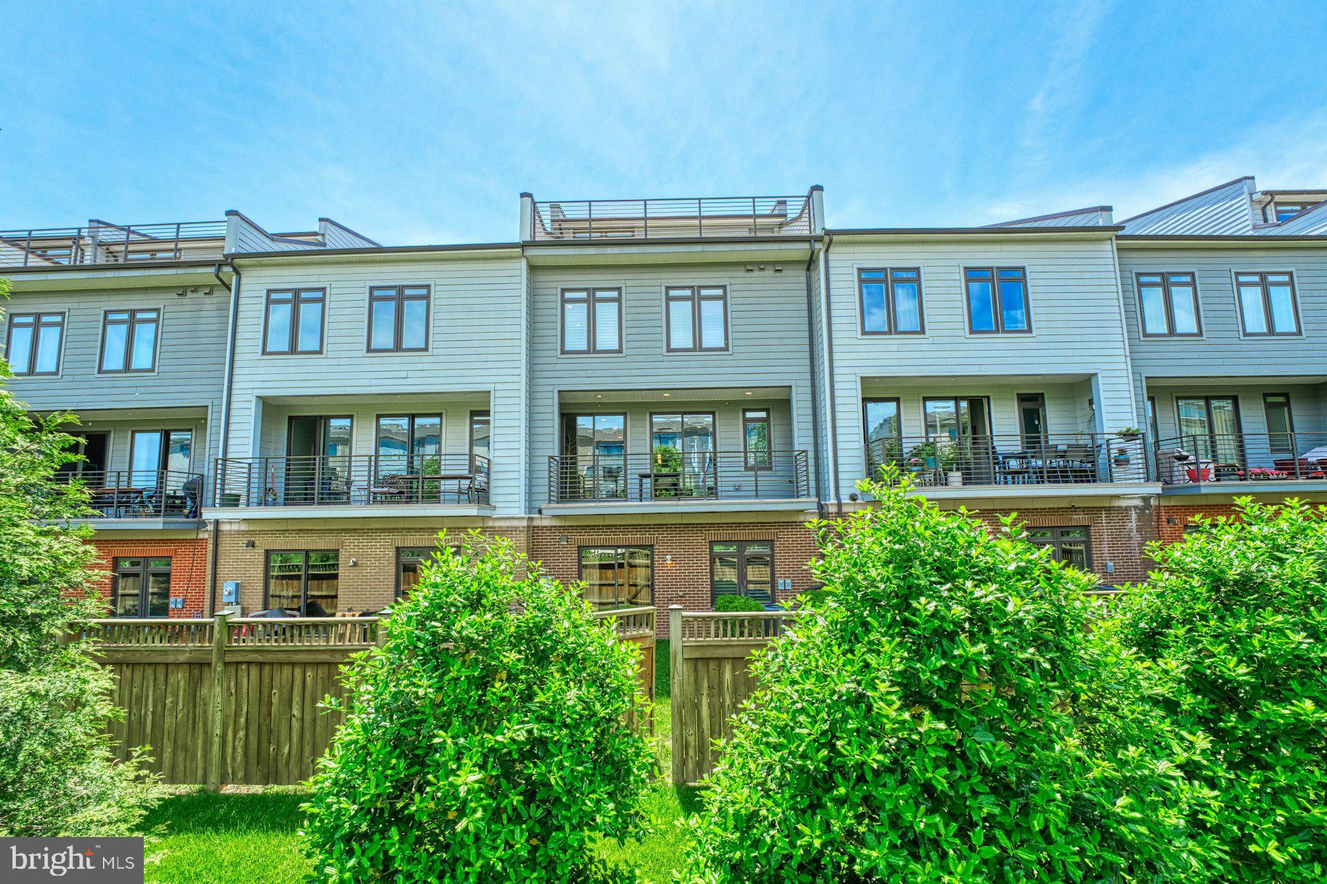 1306 White Feldspar Ter SE