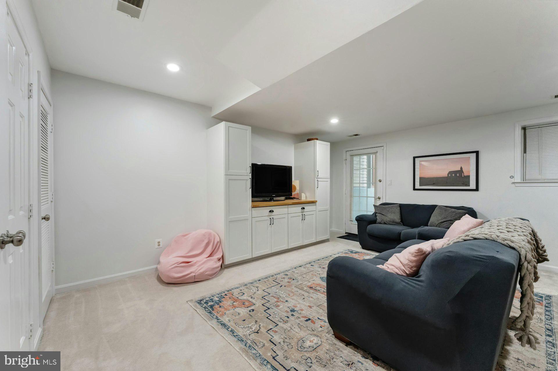 43602 Blacksmith Sq