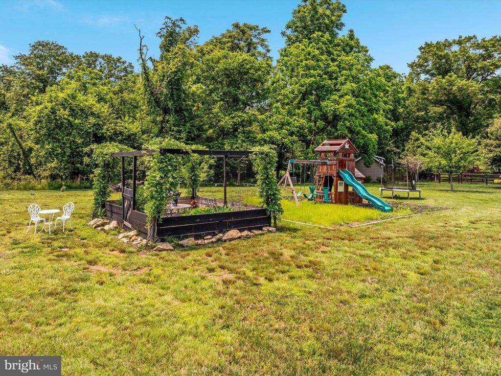 18238 Wild Raspberry Dr