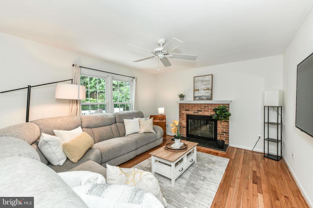 43557 Golden Meadow Cir