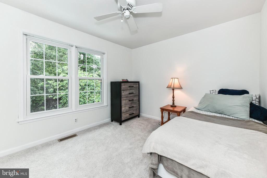 43557 Golden Meadow Cir
