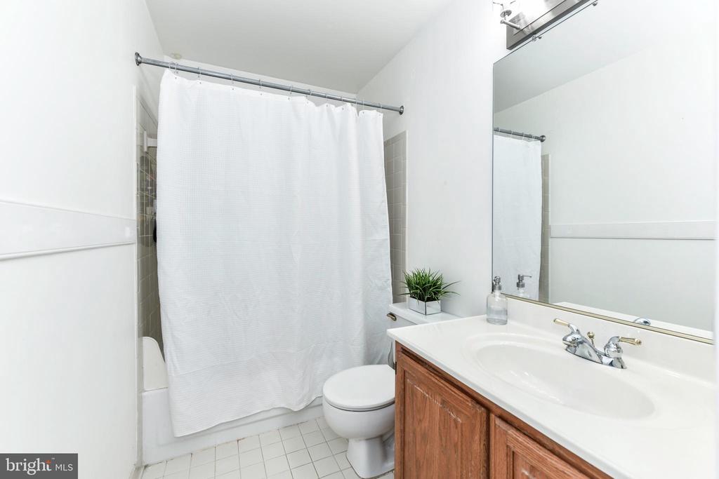 43557 Golden Meadow Cir