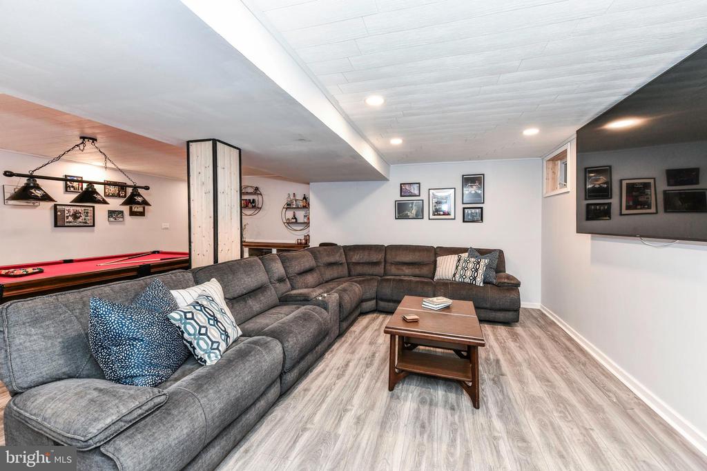 43557 Golden Meadow Cir