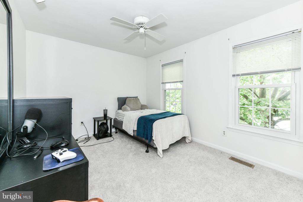 43557 Golden Meadow Cir