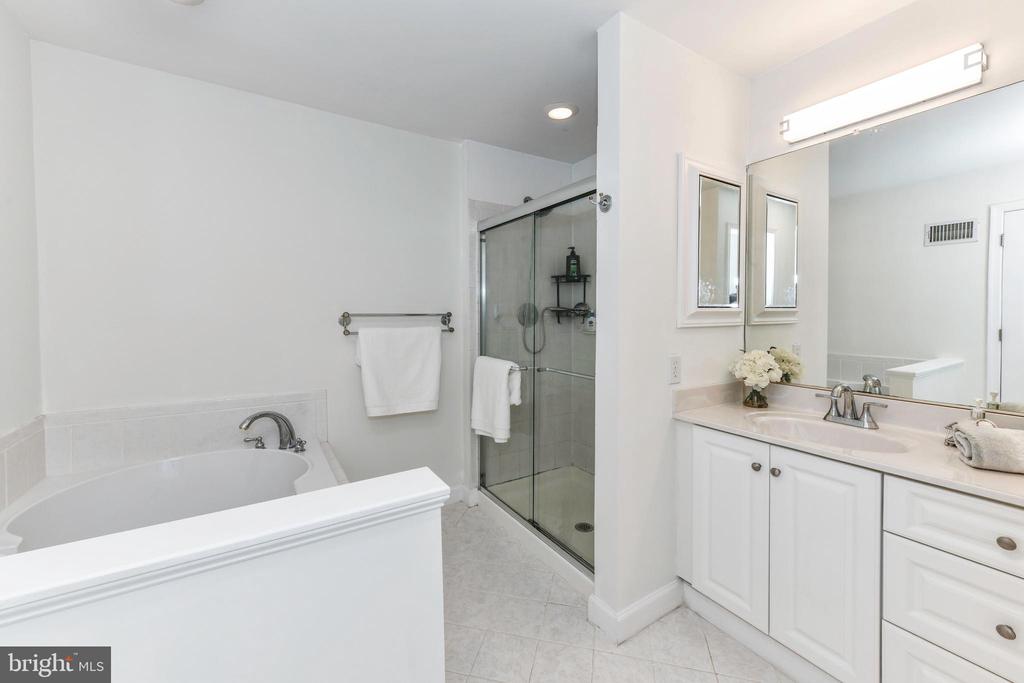 43557 Golden Meadow Cir