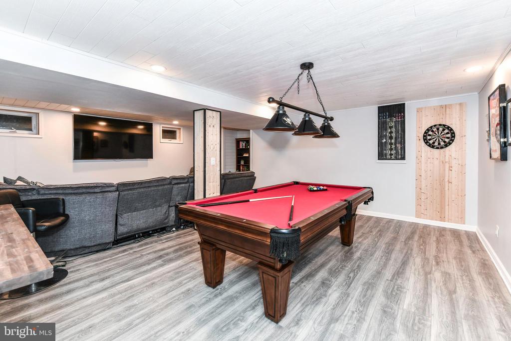 43557 Golden Meadow Cir