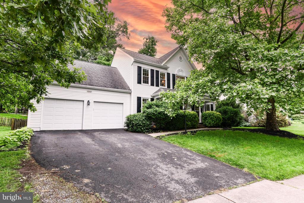 43557 Golden Meadow Cir