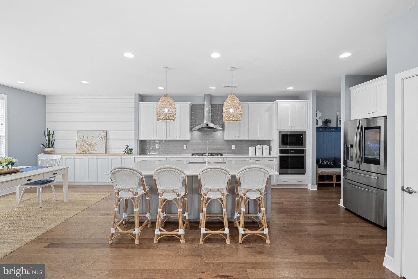 1101 Athena Dr SE