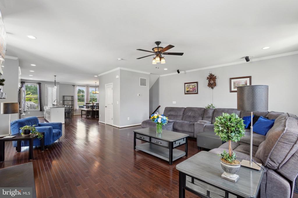 42444 Dogwood Glen Sq